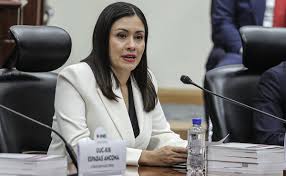 Eligen a Blanca Cruz como presidenta interina del INE