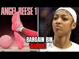 Miami, nuda al terminal - YouTube