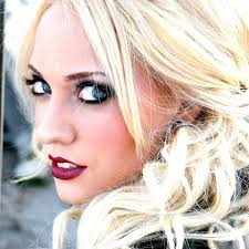With her striking blonde looks, New Orleans singer songwriter, Kara Mann, always delivers a high energy performance while her unique vision and talents ... - 374721_10200103250893670_1666017577_n