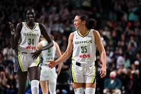 Azzi Fudd’s breakout game is a good rookie step, but she’s still chasing Olivia Miles - The Athletic