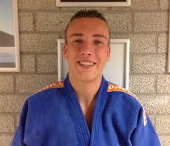 Mijn reis naar Japan zal daar zeker bij helpen, ik hoop er veel te leren. jelle. Hallo ik ben Jelle Kuipers en ik judo al langere tijd bij de Kenamju. - jelle