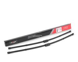 Slika: MaxGear wiper blades in a store