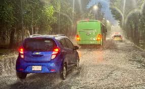 Protección Civil activa alerta roja por lluvias y granizo para 7 alcaldías y naranja en 8 más