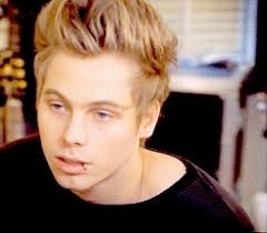 Bildergebnis für luke hemmings funny
