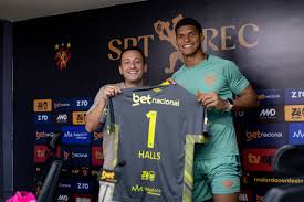 No Sport, Halls comenta peso da camisa 1 e mira trajetória inspirada em Magrão