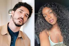João Vitor Silva revela como concilia rotina de trabalho com namoro com Iza