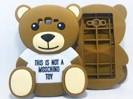 Resultado de imagen para FUNDAS PARA CELULARES MOSCHINO