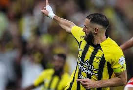 Conceição Decides Fabinho's Replacement and Awaits Benzema's Return Against Al-Ettifaq