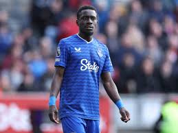 Idrissa Gueye speculation sparks as Everton star's wife packs up house while he's at World Cup
