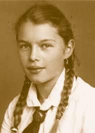 Ursula Sonnemann mit 14 Jahren. BDM (jpeg, 300 dpi) »