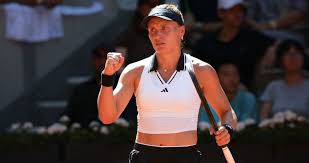 Starodubtseva stuns No. 2 seed Rybakina in dramatic Roland-Garros upset