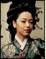 Nok-su (Played by Kang Seong-yeon) Nok-su is a gisaeng-turned-royal concubine with an ambition for power. - 260467_image2_1