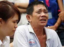 Nước mưa cuốn trôi 2 sinh viên ở TP Hồ Chí Minh, một người chết - Báo ... - nu-sinh-bi-nuoc-quan-troi-giaoduc.net.vn