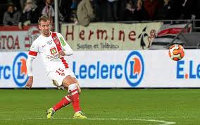 Plus de dix ans après son passage au Stade Brestois, Florian Lejeune pourrait remporter la Ligue Conférence avec le Rayo Vallecano