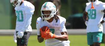 Fantasy Football Start/Sit: Devaughn Vele, Dontayvion Wicks, Caleb Douglas