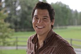 ... up - for your inquisitive enjoyment - the last Heartland cast member in this Q &amp; A format: Nathaniel Arcand, who plays the veterinarian Scott Cardinal. - asknate