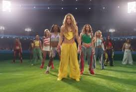 Shakira mostra aquecimento e da dica de como será a abertura da Copa do Mundo