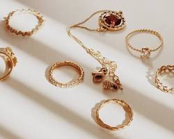 Image of various gold jewelry pieces