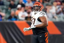 Bears QB Caleb Williams reacts to facing Bengals DT Dexter Lawrence