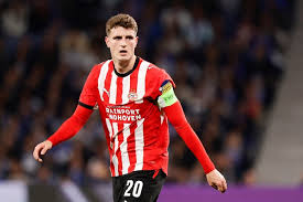 LIVE | Na mooie Champions League-week is het tijd voor de topper: PSV ontvangt Feyenoord