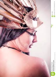 Reina sensual, joven con la máscara de oro, diosa antigua - reina-sensual-joven-con-la-m%25C3%25A1scara-de-oro-diosa-antigua-36173909