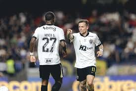 Bernard marca contra o Remo e se isola na artilharia do Atlético na temporada
