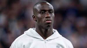 Mendy Reste au Real Madrid! Prêt à Se Battre Malgré la Concurrence!
