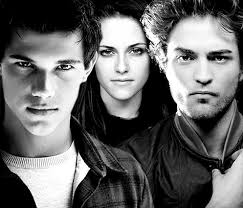 In the Movie version, of the novel &quot;Twilight&quot; the stars who play the roles of Edward, Bella, Alice and Jacob, have facial features which we consider today, ... - JacobBellaEdward3twilightseries5083555497425