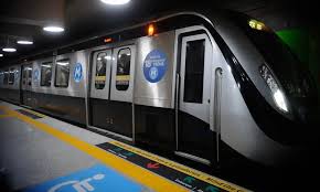 MetrôRio terá esquema especial para megablocos, ensaios na Sapucaí e jogos neste fim de semana