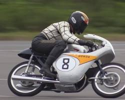 ホンダ RC142の画像