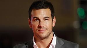 Estilo surf: así fue la impresionante transformación de Mario Casas
