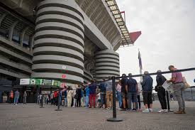 Tribunal de Milão nega ações contra venda do San Siro