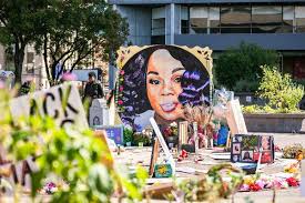 DOJ Seeks to Drop Charges Against Officers in Breonna Taylor Case
