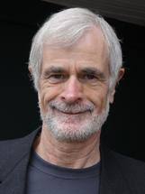 Hugo Stamm, geboren 1949, Studium der Philosophie, ist seit 1975 Redakteur ...