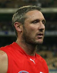 SYDNEY Swans ruckman Peter Everitt fought back tears on Friday night as he told teammates he was drawing the curtain on his colourful 291-game career. - SpidaLeaves_246a