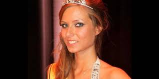 Un gros mois avant d&#39;arracher le titre de Miss Bruxelles, Julie Lahaye a sombré dans ... - 51b74e88e4b0de6db978a0a5