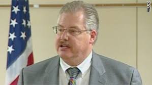 Embattled Wisconsin DA apologized for behavior; Calls for Kenneth Kratz&#39;s resignation continue; Kratz: &quot;I intend to continue the service of Calumet County ... - story.kenneth.kratz.wluk