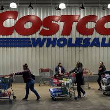 Costco Picks Longtime Insider to Succeed Longtime CEO