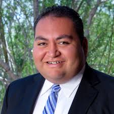 At Valle del Sol&#39;s Profiles of Success, Daniel Hernández, Jr. will recieve the Manuel Ortega Youth Leadership Award. More than 1,500 people are expected to ... - daniel-hernandez-jr1