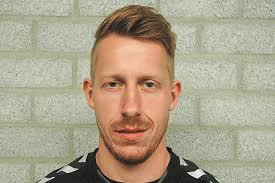 Dennis Richter ist 29 Jahre alt und wohnt in Bösensell. Von <b>Ralf Aumüller</b> - Handball-Oberliga-ASV-holt-noch-Dennis-Richter_image_630_420f_wn