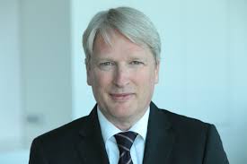 Roland Kuntze, Vice President <b>Corporate Communications</b> von TelefÃ³nica <b>...</b> - Roland-Kuntze-800breit
