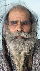 Kailash Singh Foto: AFP. 35 Jahre ohne Bad Ein 63-jähriger Inder hat sich seit Jahrzehnten nicht mehr gewaschen – um so nach sieben Töchtern endlich einen ... - 14933605