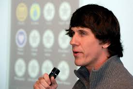 An Interview With Dennis Crowley, Co-Founder of Foursquare on Startups, Mobile, and Being King - dennis-crowley51