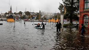 Ostsee-Sturmflut: Gemeinden und Land kritisieren Schaulustige