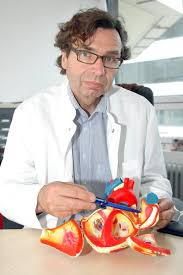 Prof. Dr. Karlheinz Seidl, der Direktor der Medizinischen Klinik ...