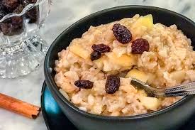 Easy Rice Cooker Oatmeal with Apples and Cinnamon - 31 Daily