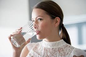 Imagini pentru pahar cu apa