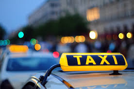 Таксиста пытались убить из-за наушника (ФОТО)