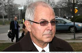 NEW YORK (CNNMoney) -- Peter Madoff will plead guilty on Friday to conspiracy and falsifying records in connection with his older brother&#39;s infamous Ponzi ... - peter-madoff.gi.top