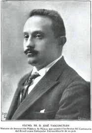 Sr. D. José Vasconcelos, Ministro de Instrucción Pública, de Méjico Vasconcelos, que ya había sido rector de la Universidad Nacional de México (1920-1921), ... - nb058a